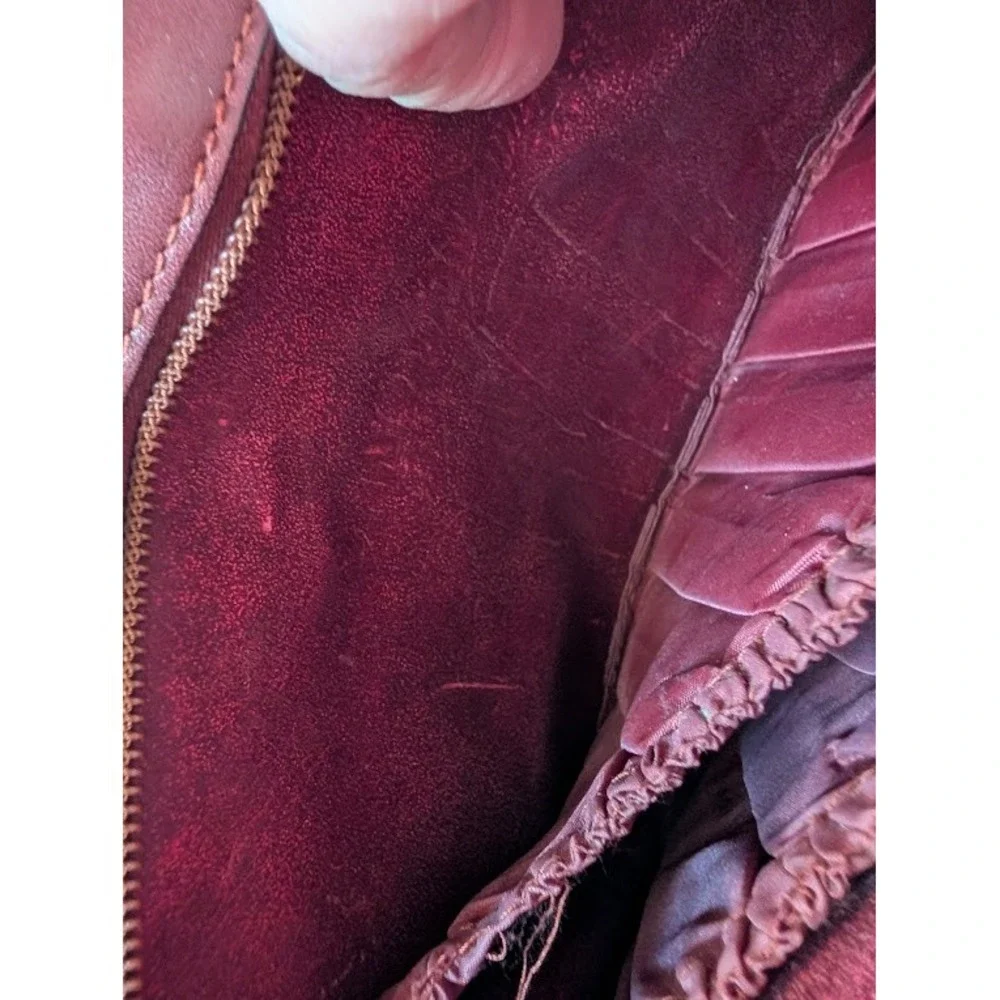Vintage Cartier Les Must de Cartier Burgundy Leather‎ Clutch Bag Gold Corners